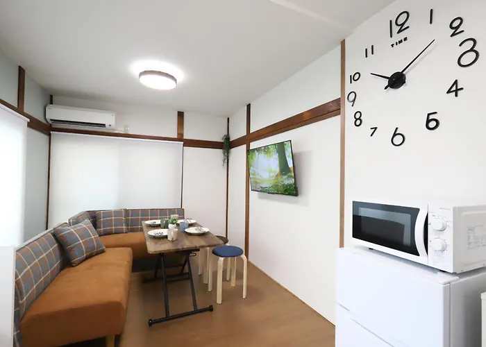 Urban Nest Tokyo Rokugo Unique Train View 2Br House